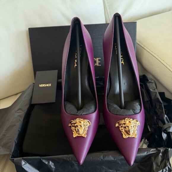 NEW VERSACE LEATHER PUMP HEELS PURPLE MEDUSA SZ 38 100% Authentic - Picture 2 of 8